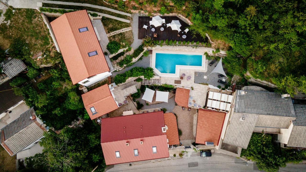 Grižane بيت شباب بوتيك مالي باريز المظهر الخارجي الصورة