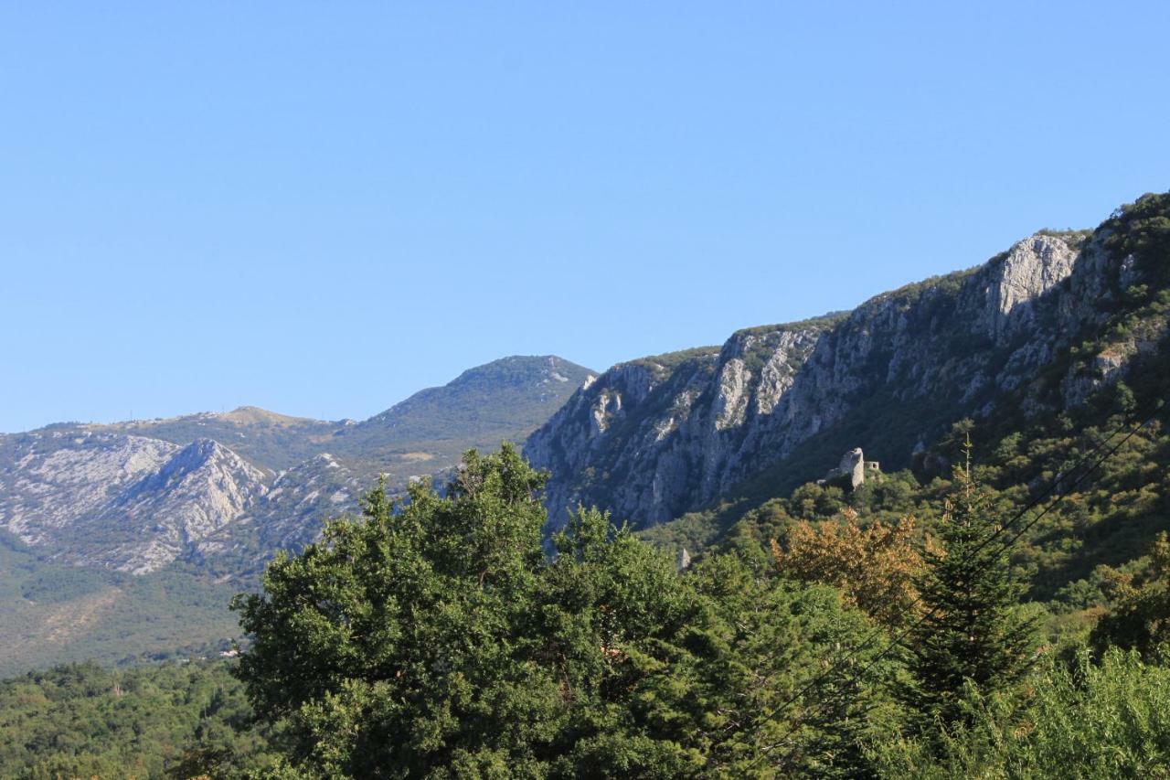 Grižane بيت شباب بوتيك مالي باريز المظهر الخارجي الصورة