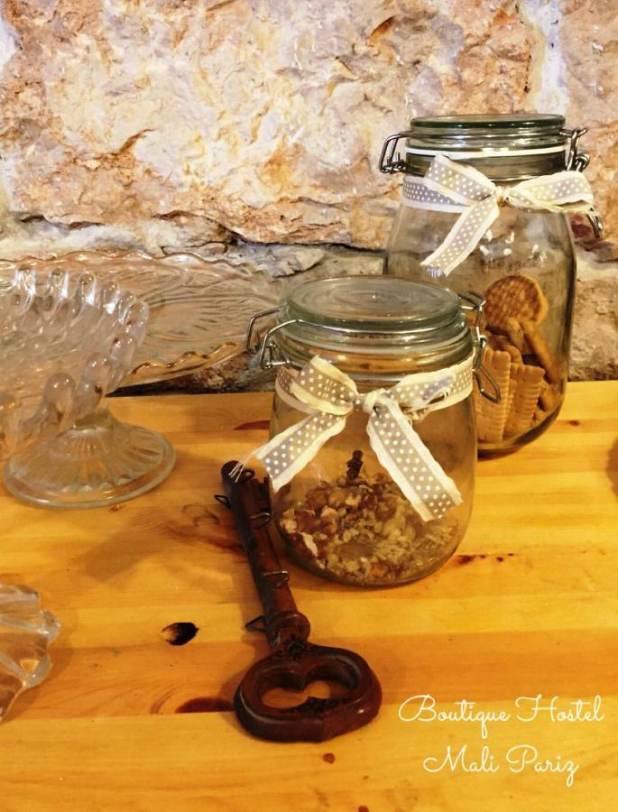Grižane بيت شباب بوتيك مالي باريز المظهر الخارجي الصورة